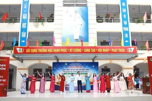 Tạo sự gắn kết của người học sau sáp nhập trường