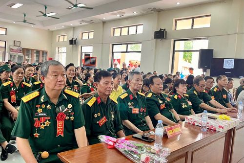 Niềm vui ngày hội ngộ