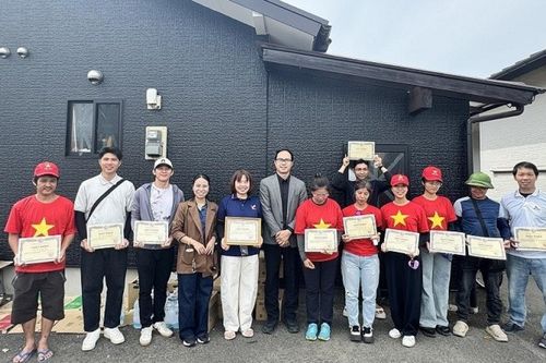Liên hiệp Hội người Việt Nam tại Nhật Bản khảo sát tình hình, hỗ trợ cộng đồng sau động đất ở tỉnh Kumamoto