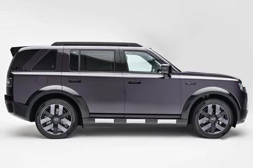 SUV địa hình mạnh 829 mã lực, trang bị tiên tiến, giá hơn 1,3 tỷ đồng