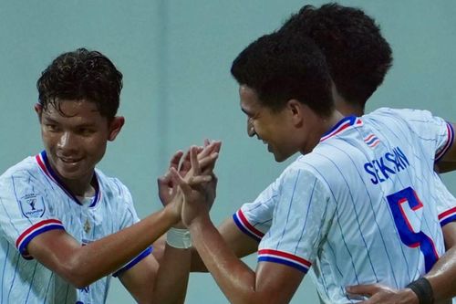 Thái Lan thắng Singapore 3-1 ở bán kết lượt đi AFF Cup 2026