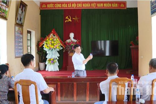 Cầu nối giữa chính quyền và người dân