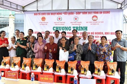 Hơn 700 triệu đồng hỗ trợ người dân khó khăn ở xã Thạnh Lộc