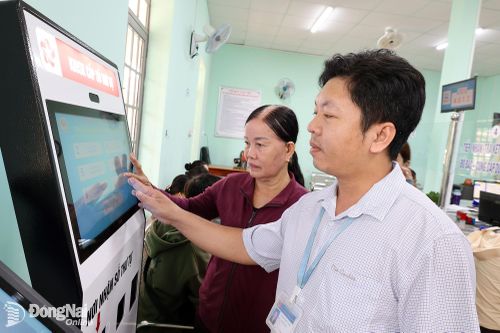 Bớt một thao tác, thêm thời gian cho dân