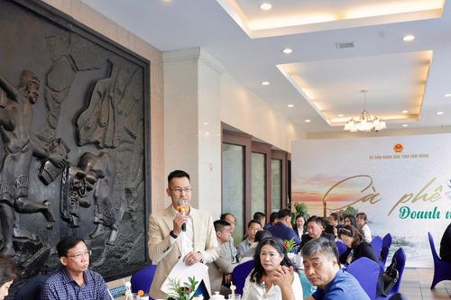 Góc nhìn khác từ 'Cà phê doanh nhân'
