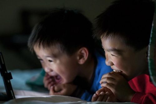Xem nhiều livestream, streamer độc hại, trẻ có nguy cơ bị 'trơ lì cảm xúc'