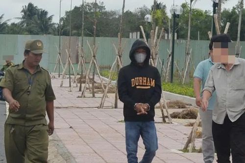 Người phụ nữ giả vờ hẹn hò, báo Công an bắt kẻ cướp