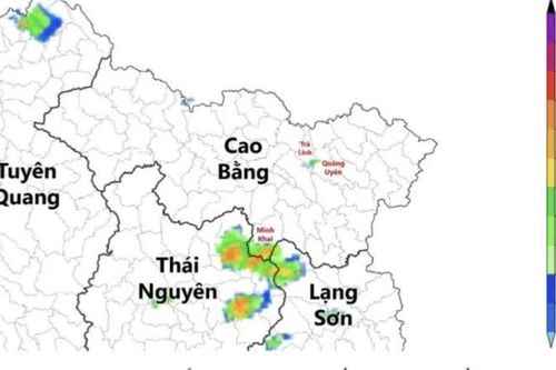 Cảnh báo dông, lốc, sét, mưa đá và mưa lớn cục bộ tỉnh Cao Bằng
