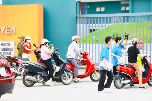 Đề Vật lý thi lại tốt nghiệp tại THPT chuyên Tuyên Quang