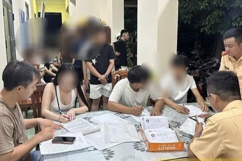 Hơn 200 thanh thiếu niên tụ tập, nẹt pô giữa đêm ở Quảng Ngãi
