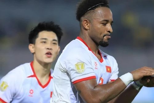 Màn ăn mừng của Xuân Son gây bão mạng