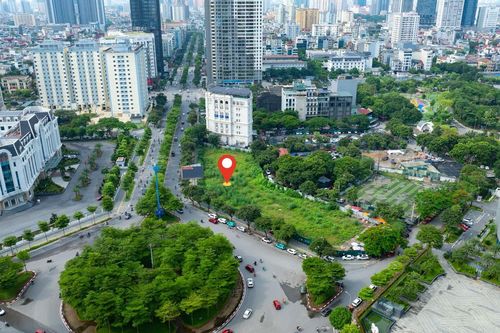 Loạt dự án 'đất vàng' bỏ hoang ở Hà Nội; chung cư đổi hướng rời nội đô