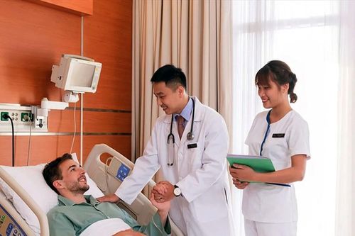 Khám chữa bệnh quốc tế: Mảnh ghép còn thiếu trong chiến lược tăng trưởng hai con số