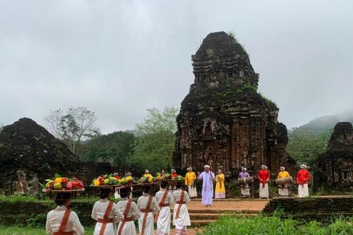 Nghệ nhân Chăm giữa lòng Mỹ Sơn