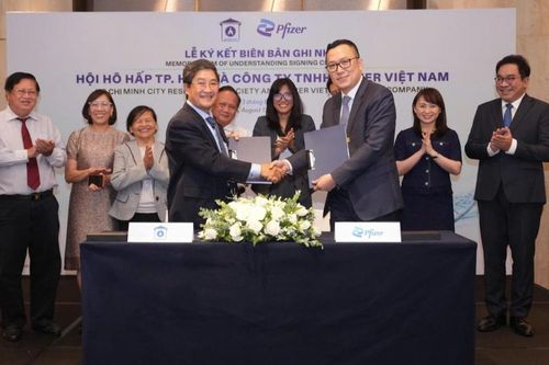 Tăng năng lực y tế, đẩy mạnh dự phòng trước gánh nặng bệnh tật kép