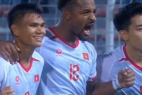 Thắng Malaysia 2-0, Việt Nam nắm lợi thế lớn trước trận lượt về