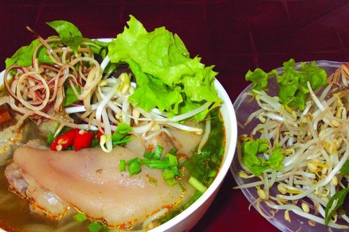 Bún bò Huế khéo chiều lòng thực khách
