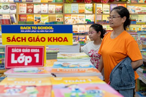 Nhà xuất bản lý giải hiện tượng thiếu sách giáo khoa cục bộ