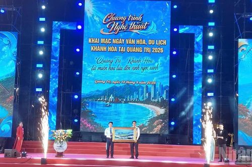 Quảng Trị-Khánh Hòa: Từ miền hoa lửa đến vịnh ngọc xanh