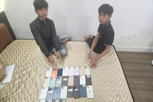 Bắt giữ hai anh em trộm 27 iPhone trị giá hơn 400 triệu đồng