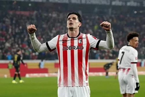 Man United nhắm trung phong cao 1m98