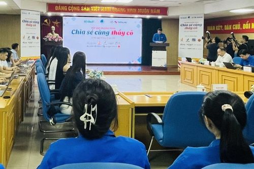 'Chia sẻ cùng thầy cô' đồng hành, tiếp sức cho giáo viên vùng khó khăn