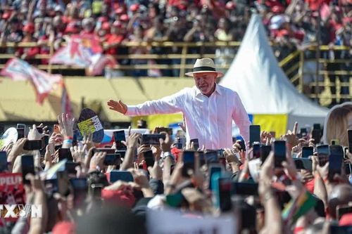 Bầu cử Tổng thống Brazil: Hai ứng viên khởi động tranh cử, nhắm tới cử tri nữ