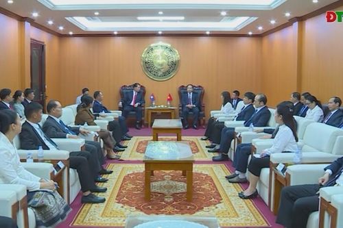 Bí thư Tỉnh ủy Trần Tiến Dũng tiếp xã giao Bí thư Tỉnh ủy Bo Kẹo