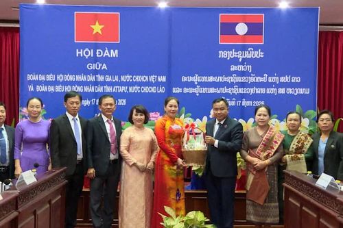 Thường trực HĐND tỉnh Gia Lai hội đàm với Thường trực HĐND tỉnh Attapeu