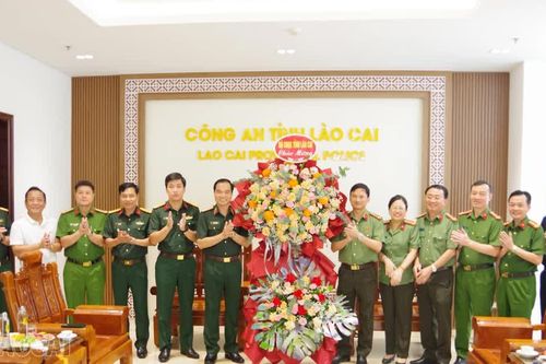 Bộ Chỉ huy Quân sự tỉnh chúc mừng Công an tỉnh nhân ngày truyền thống lực lượng Công an nhân dân