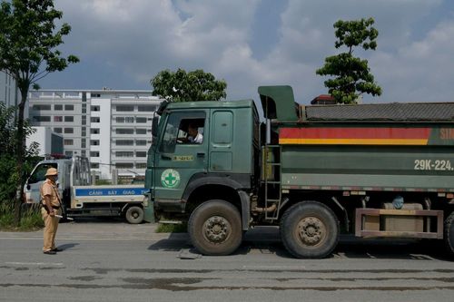 CSGT Hà Nội tăng cường kiểm tra, xử lý các xe tải vi phạm