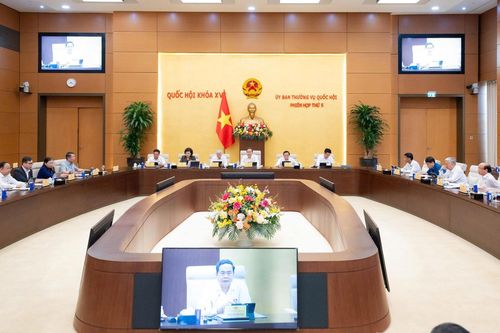 Hoàn thiện hành lang pháp lý tài chính - ngân hàng, bảo đảm an toàn hệ thống