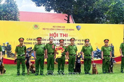 Công an Cà Mau giành hạng Ba tại Hội thi Cán bộ huấn luyện, chó nghiệp vụ giỏi CAND