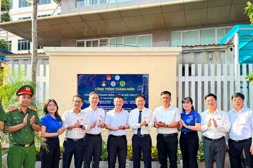 Phường Kim Liên khánh thành công trình 'Hàng cây thanh niên - Lối đi bộ văn minh'