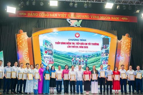 Chia sẻ khó khăn, giúp trò yên tâm bước vào năm học mới