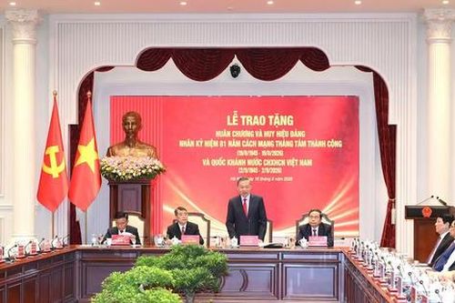 Tri ân các đồng chí Ủy viên Bộ Chính trị, Ủy viên Ban Bí thư các thời kỳ
