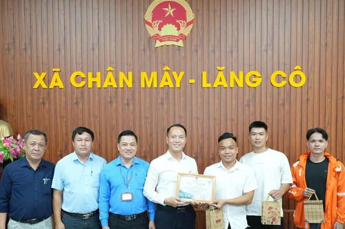 Chuyện đẹp từ nhóm facebook 'Sạch đường Sạch làng' ở xã Chân Mây – Lăng Cô