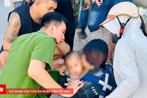 Kịp thời ngăn người phụ nữ bế con nhỏ định nhảy cầu