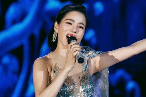 Lệ Quyên nói về chuyện bỏ hát bolero