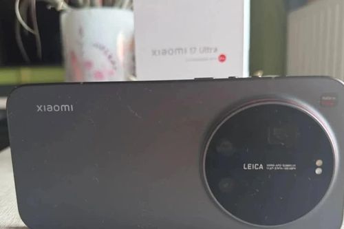 Chế độ Supermoon trên Xiaomi 17 Ultra bị nhầm Mặt Trời thành Mặt Trăng khi chụp nhật thực
