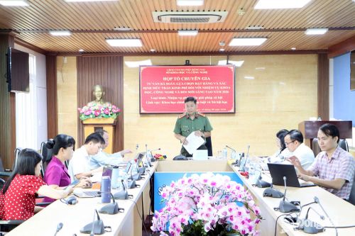 Họp chuyên gia tư vấn, rà soát các đề tài khoa học ở một số lĩnh vực