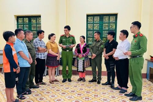 Thực hành theo Bác - kiến tạo niềm tin bằng hành động