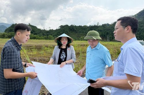 Khảo sát công tác quản lý đất đai tại xã Chợ Đồn