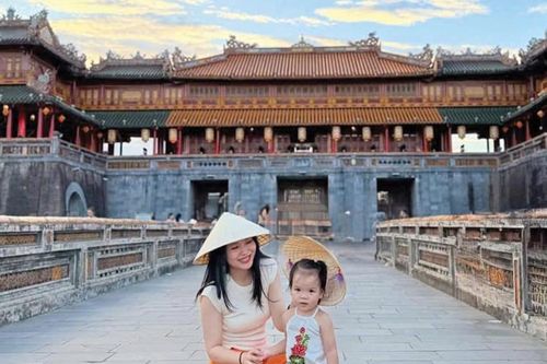 Khi giới trẻ chọn nón lá Huế