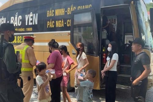 Phú Thọ: Tài xế và chủ xe khách 19 chỗ chở 67 người bị phạt đến 124,5 triệu đồng