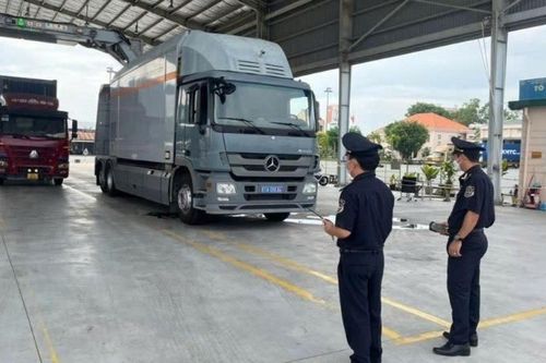 Hải quan: Tạo thuận lợi thương mại, giữ đà tăng thu ngân sách