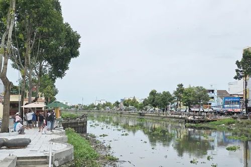 Thách nhau bơi qua sông, một thanh niên ở Cần Thơ mất tích