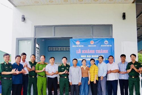 Đắk Lắk: Ấm áp 'Nhà Đại đoàn kết' nơi biên giới Ia Rvê