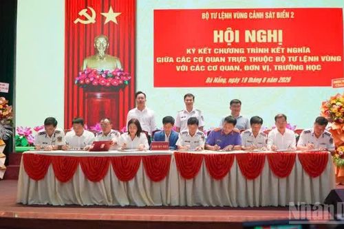 Bộ Tư lệnh Vùng Cảnh sát biển 2 ký kết chương trình kết nghĩa với các cơ quan, đơn vị, trường học