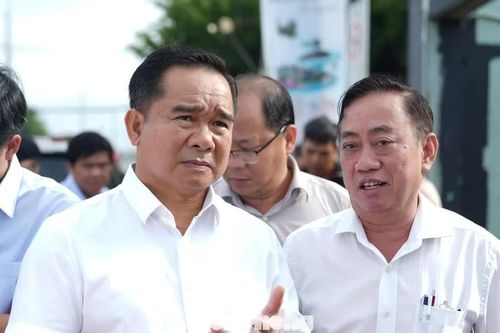 Chủ tịch TPHCM 'thúc' tiến độ loạt dự án hạ tầng giao thông ở cửa ngõ phía Tây